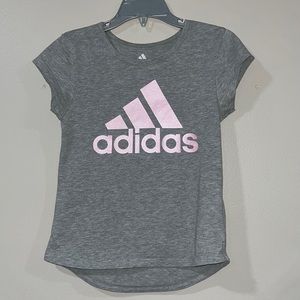 🟡 Gray and pink ADIDAS Girls Shirt. Size 5, Small.